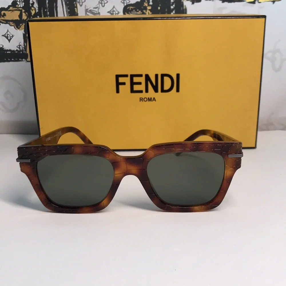 NEW Authentic Fendi FE40078I 52N Sunglasses – Havana / Green